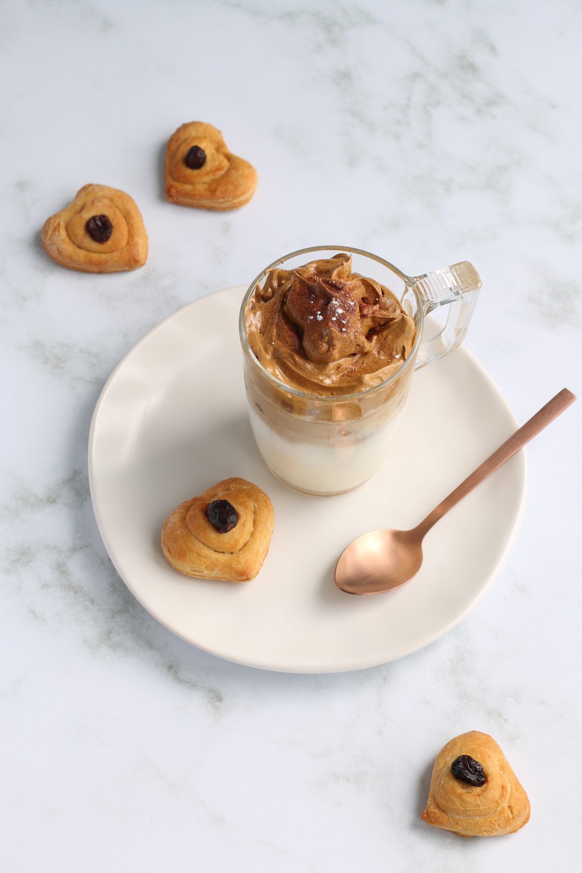Dalgona café et sa brioche cookie coeur