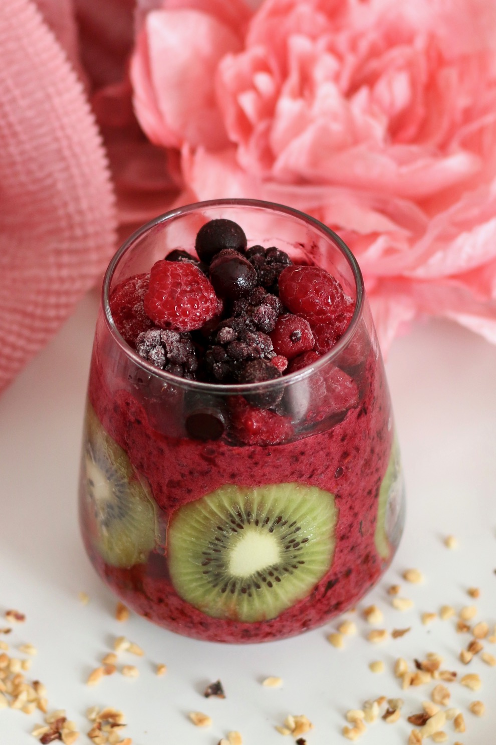 Smoothie aux fruits rouges et kiwis