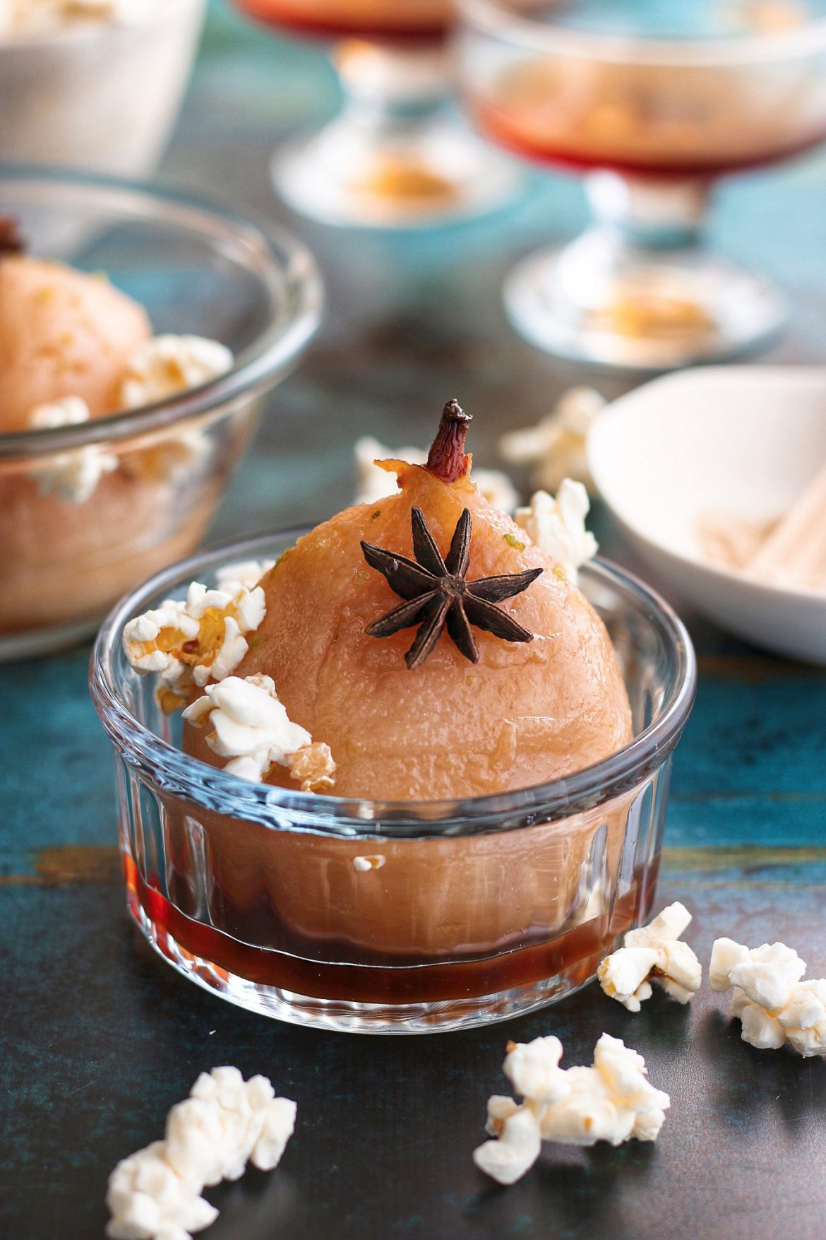 poires pochées au rhum et aux épices