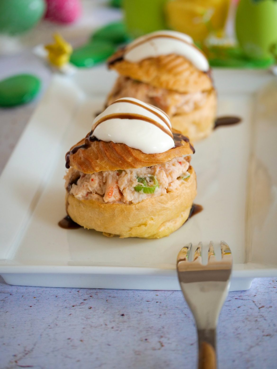 profiteroles au crabe chantilly et crème de vinaigre balsamique