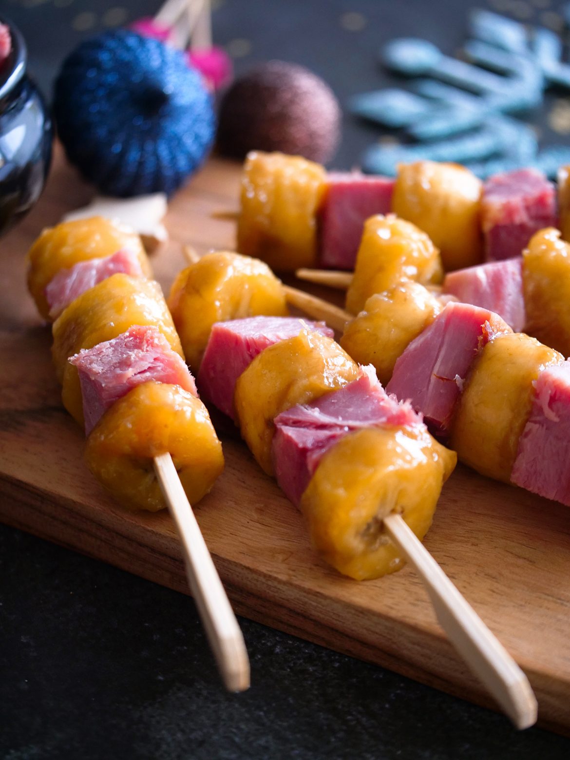 Brochettes de bananes roses et jambon de Noël créole