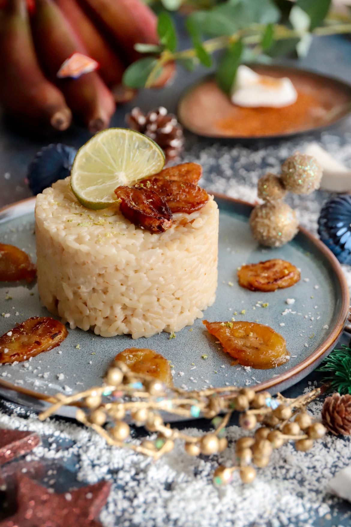 Risotto au lait de coco et bananes roses caramélisées